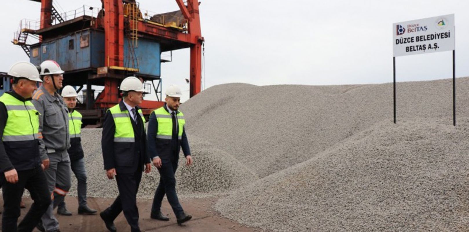 HEM ÜRETİYOR HEM DONATIYORUZ