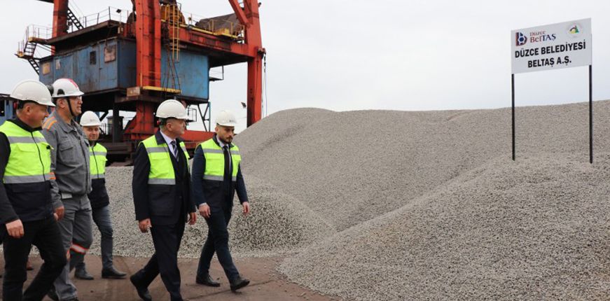 BAŞKAN ÖZLÜ İLK ÜRETİMİ YERİNDE İNCELEDİ